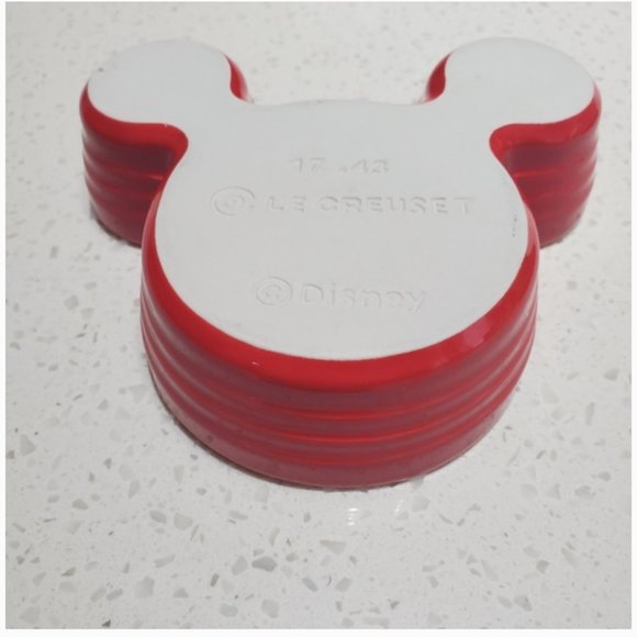 Le Creuset Stoneware Disney Mickey Mouse Ramekin 7.5 oz. Cerise red nwot - Picture 7 of 7